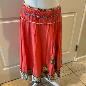 Gorgeous BoHo midi skirt with a fabulous embroidery and details.